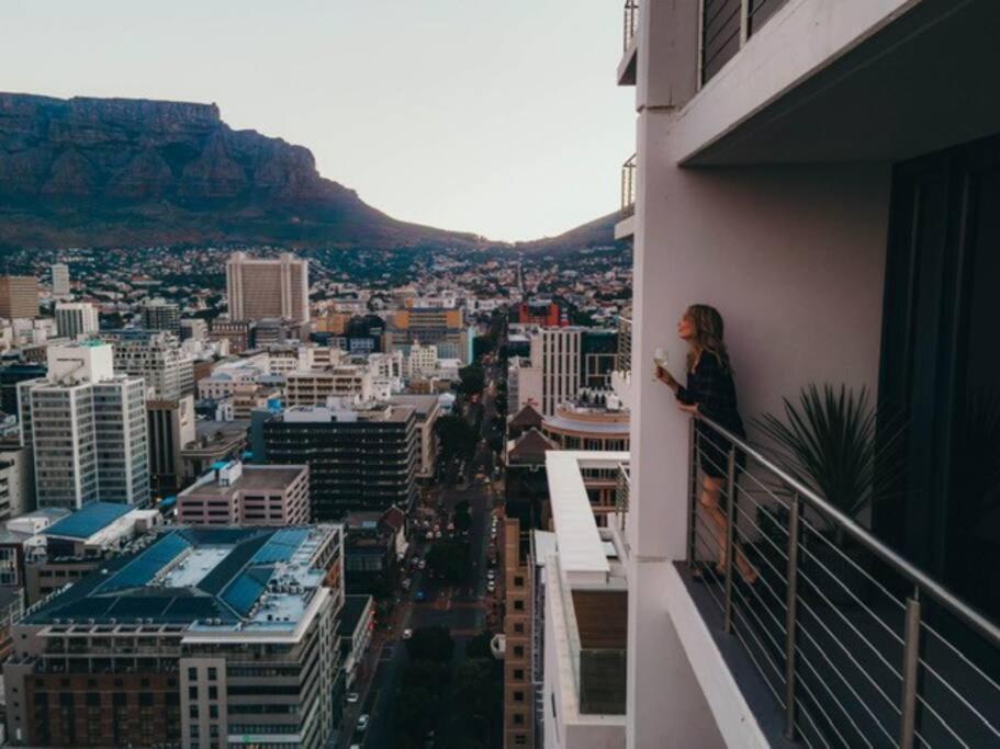 "Lykke On Bree" - Unique Apartment With Stunning Table Mountain Views Cape Town Exterior photo